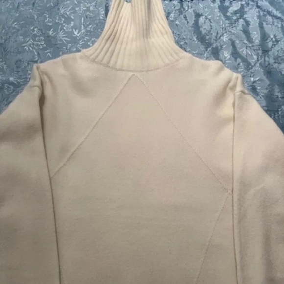 White wool blend Turtleneck - Picture 3 of 4